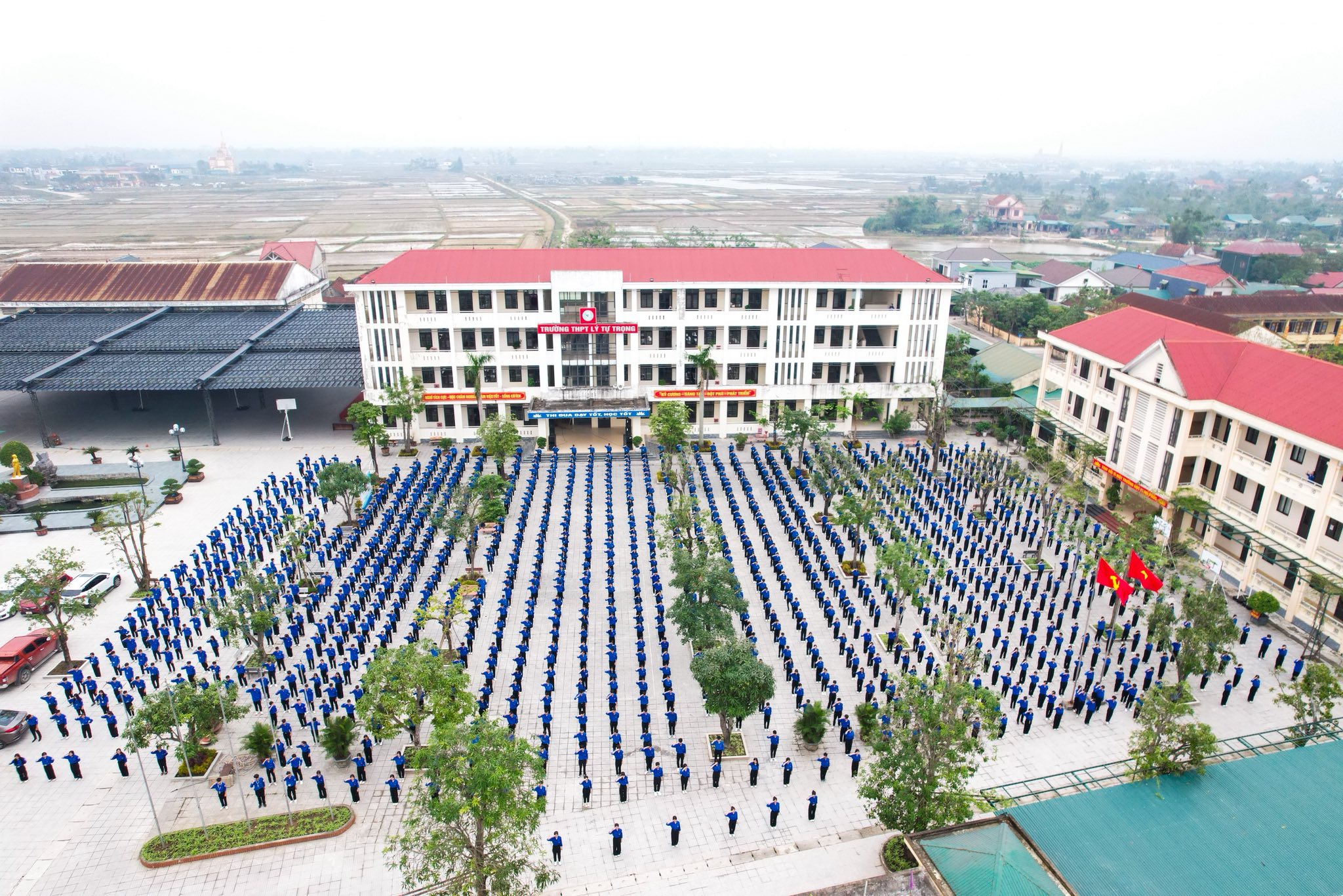 Thể dục giữa giờ – Khoảnh khắc vàng của sức khỏe và tinh thần học sinh THPT Lý Tự Trọng!