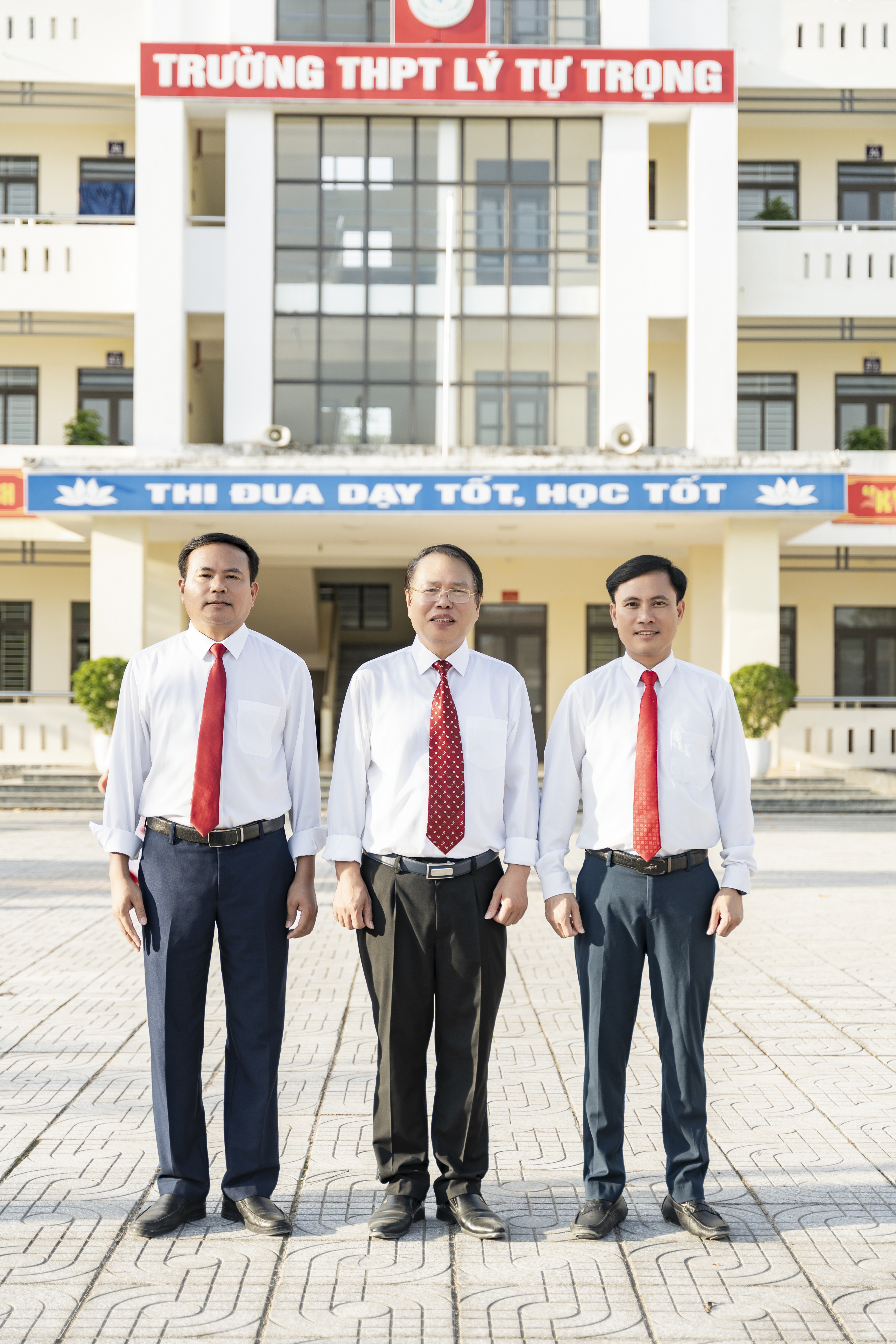 Ban Giám hiệu nhà trường