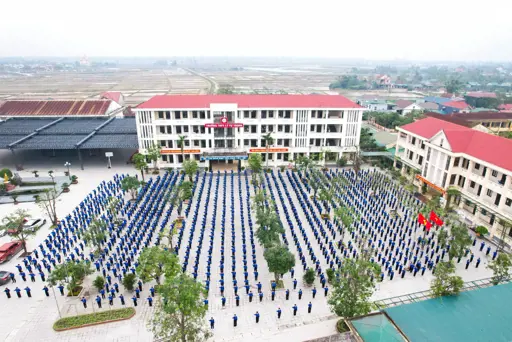 Thể dục giữa giờ – Khoảnh khắc vàng của sức khỏe và tinh thần học sinh THPT Lý Tự Trọng!